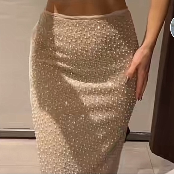 ZARA NWT SEQUIN SKIRT
SIZE S & M
🚨PRICE FIRM NO OFFER - Picture 8 of 16